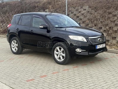 TOYOTA RAV 4 Rav4 2.2 D-4D DUPLADIGIT / TEMPOMAT / VONÓHOROG / KIVÁLÓ ÁLLAPOT