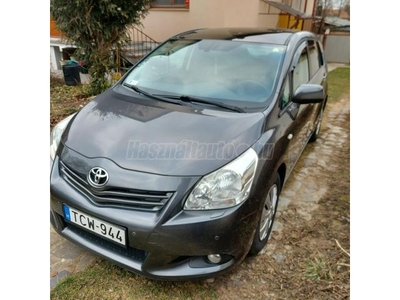 TOYOTA VERSO 2.0 D-4D Premium