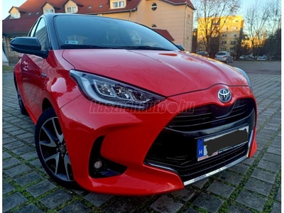 TOYOTA YARIS 1.5 Hybrid Premier Edition e-CVT