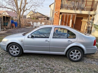 VOLKSWAGEN BORA 1.6 Comfortline