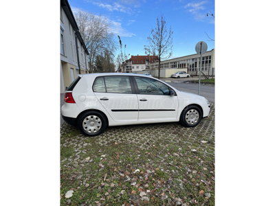 VOLKSWAGEN GOLF V 1.4 Trendline