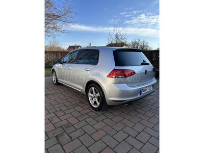 VOLKSWAGEN GOLF VII 2.0 TDI Highline