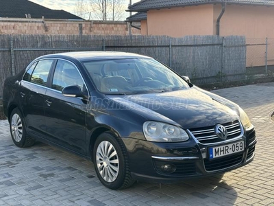 VOLKSWAGEN JETTA 1.4 TSI Comfortline DSG