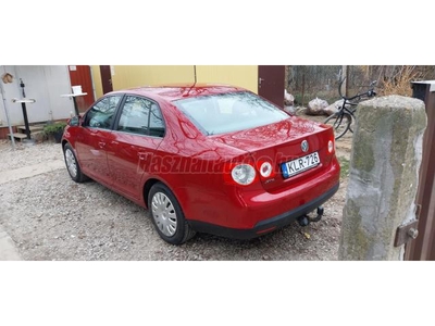 VOLKSWAGEN JETTA 1.6 Comfortline