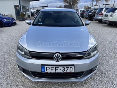 VOLKSWAGEN JETTA VI 1.4 TSI BMT Comfortline GYÁRI FÉNYEZÉS/SZKÖNYV/NAVI/RADAR/XENON/ÜLÉSFŰTÉS/TEMPOMAT!