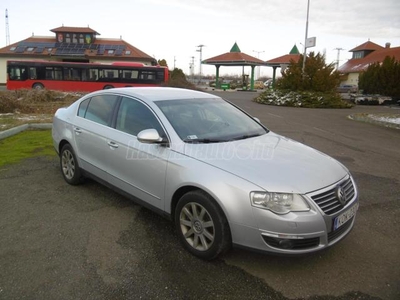 VOLKSWAGEN PASSAT VI 2.0 PD TDI Highline DPF Magyarországi.Tempómat.Szervizkönyv.Ülésfűtés