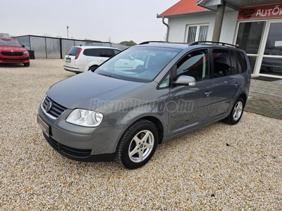 VOLKSWAGEN TOURAN 1.6 FSI Trendline