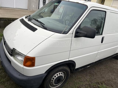 VOLKSWAGEN TRANSPORTER T4 Caravelle 2.5 Comfortline