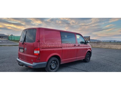 VOLKSWAGEN TRANSPORTER T5 Caravelle 2.0 CR TDI Comfortline EURO5 - Klíma - Vonóhorog