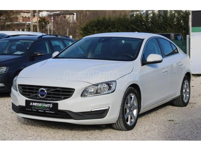 VOLVO S60 2.0 D [D3] Momentum Geartronic Magyarországi. Vezetett szervizkönyv