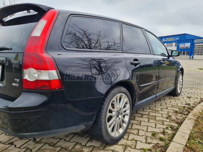 VOLVO V50 2.5 T5 AWD Momentum