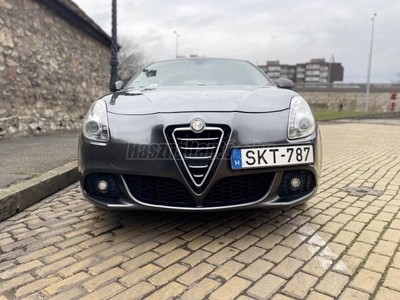 ALFA ROMEO GIULIETTA 2.0 JTDM-2 Distinctive Frissen Szervízelt!