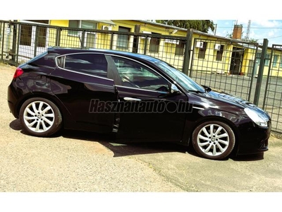 ALFA ROMEO GIULIETTA 2.0 JTDM-2 Distinctive TCT Bi xenon memóriás bőr belső