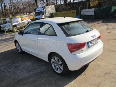 AUDI A1 1.6 TDI DPF Attraction