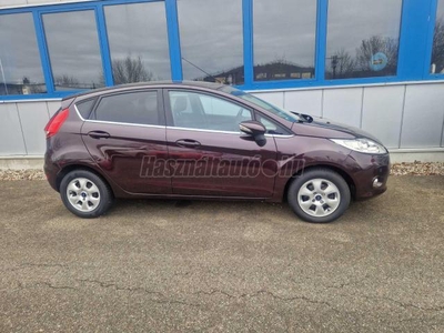 FORD FIESTA 1.4 Titanium NAVI.ELÖL-HÁTUL RADAR.TEMPOMAT.KEYLESS-GO.DIGITKLÍMA.BLUETOOTH.FRISS VEZÉRLÉS