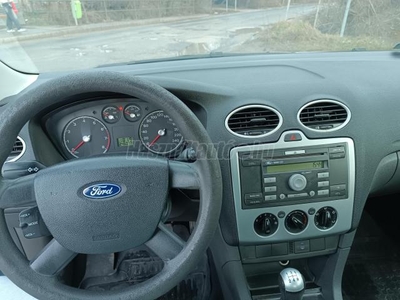 FORD FOCUS 1.4 Trend