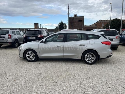 FORD FOCUS 1.5 EcoBlue Business SZERVÍZKÖNYVES VONÓHORGOS SZÉP ÉS JÓ ÁLLAPOTBAN