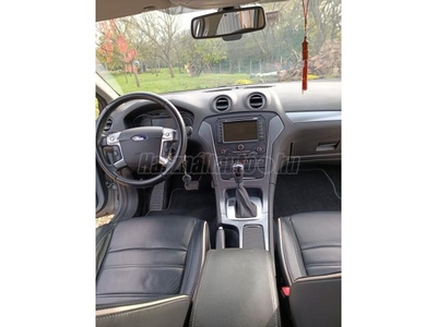 FORD MONDEO 2.0 EcoBoost Titanium