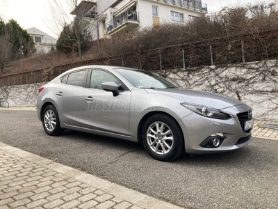 MAZDA 3 2.0 Revolution