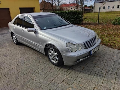 MERCEDES-BENZ C-OSZTÁLY C 180 Kompressor Elegance Magic