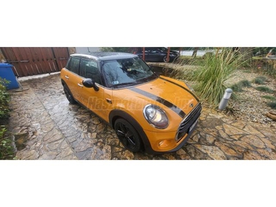 MINI MINI COOPER 1.5 5 ajtós. télí - nyári kerékszettel