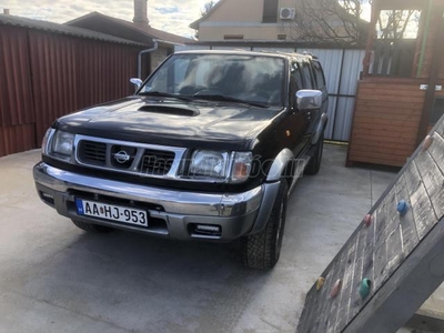 NISSAN PICK UP 2.5 4WD Navara