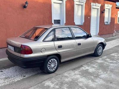 OPEL ASTRA F 1.4 16V Elegant