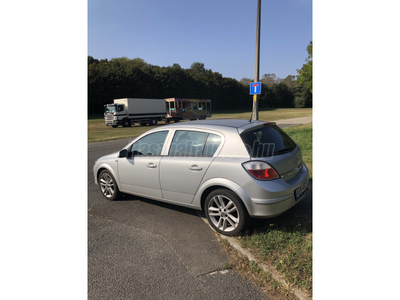 OPEL ASTRA H 1.6 Enjoy