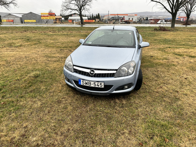 OPEL ASTRA H 1.9 CDTI Cosmo TwinTop