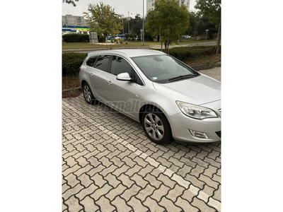 OPEL ASTRA J 1.4 T Cosmo