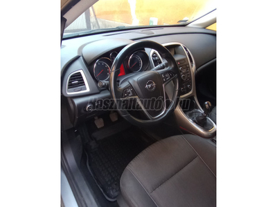 OPEL ASTRA J 1.6 Selection