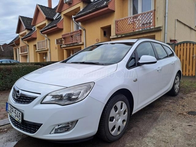 OPEL ASTRA J Sports Tourer 1.7 CDTI Cosmo Magyarországi sérülésmentes