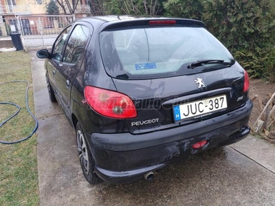 PEUGEOT 206 1.4 16V Premium