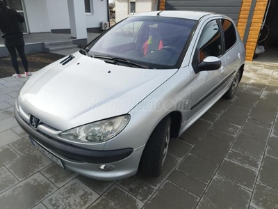 PEUGEOT 206 1.4 16V Premium