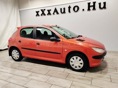 PEUGEOT 206 1.4 Presence AZONNAL VIHETŐ+ÁR ALATT+JÓ KLEBER GUMIK+JÓ MŰSZAKI ÁLLAPOT+