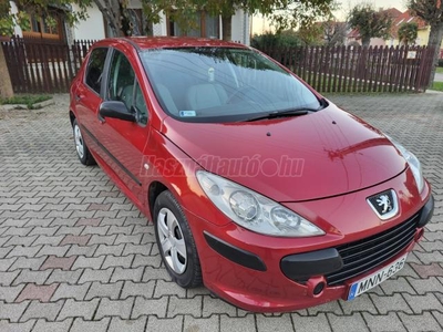 PEUGEOT 307 1.4 D-Sign