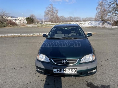 TOYOTA AVENSIS 1.6 Linea Terra