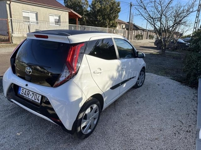 TOYOTA AYGO 1.0 x-play