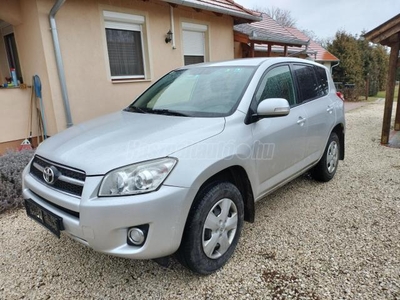 TOYOTA RAV 4 Rav4 2.2 D-4D Sol