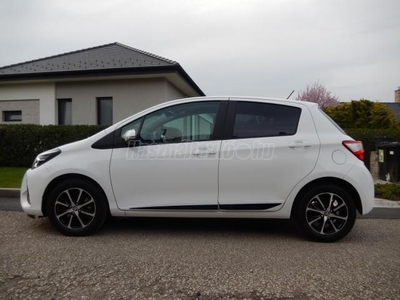 TOYOTA YARIS 1.5 Dual VVT-iE Comfort MAGYARORSZÁGI! -1.TULAJDONOS!-SZERVIZKÖNYVES! -- GYÁRI ÁLLAPOTÚ!-- 21.e KM!!!