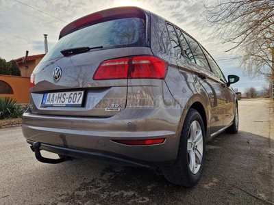 VOLKSWAGEN GOLF SPORTSVAN 1.6 TDI Comfortline Klíma.gyári alufelni.vonóhorog.távolságtartó tempomat téli-nyári kerekek!!