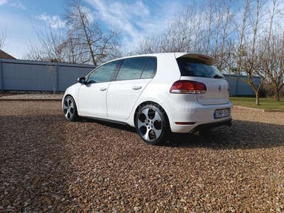 VOLKSWAGEN GOLF VI 2.0 TSI GTI DSG Végig Vezetett Szervizkönyv!!