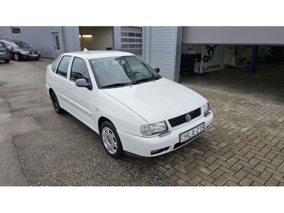 VOLKSWAGEN POLO III Classic 1.6 100