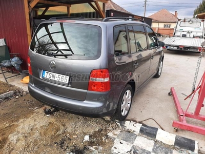 VOLKSWAGEN TOURAN 1.9 PD TDi Trendline Motorhibás!