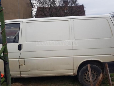 VOLKSWAGEN TRANSPORTER T4 70T