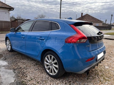 VOLVO V40 1.6 T3 R-Design