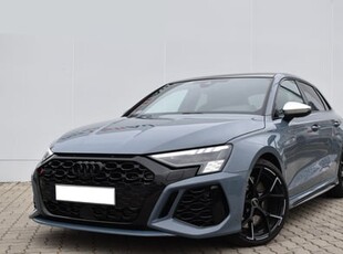 Audi RS3
SB TFSI quattro S tronic