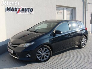 Toyota Auris 1.8 HSD Lounge (Automata) Navi+Bőr...