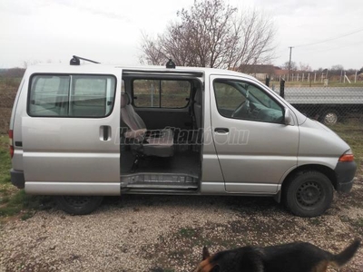 TOYOTA HI-ACE évjárat 2000. 2446cm3. 247000km