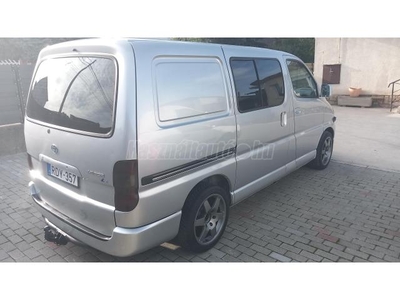 TOYOTA HI-ACE Hiace 2.5 D4-D Panel Van